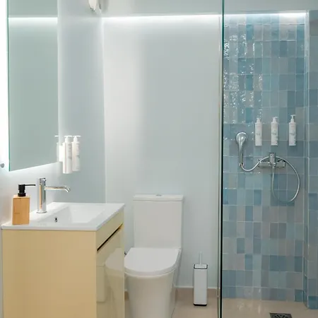 Apeiron Residences Hotel *